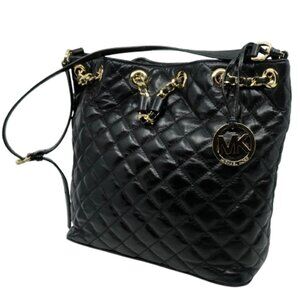 MICHAEL KORS~Frankie~QUILTED BLACK LEATHER CONVERTIBLE SHOULDER DRAWSTRING BAG